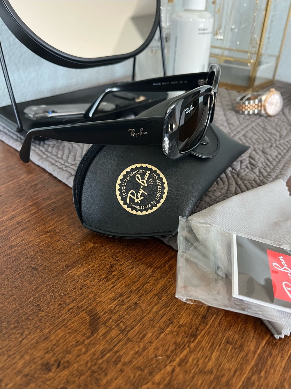 Ray-Ban Women's Polished Black Oval Sunglasses RB 4122 - like new w/receipt - Picture 11 of 15